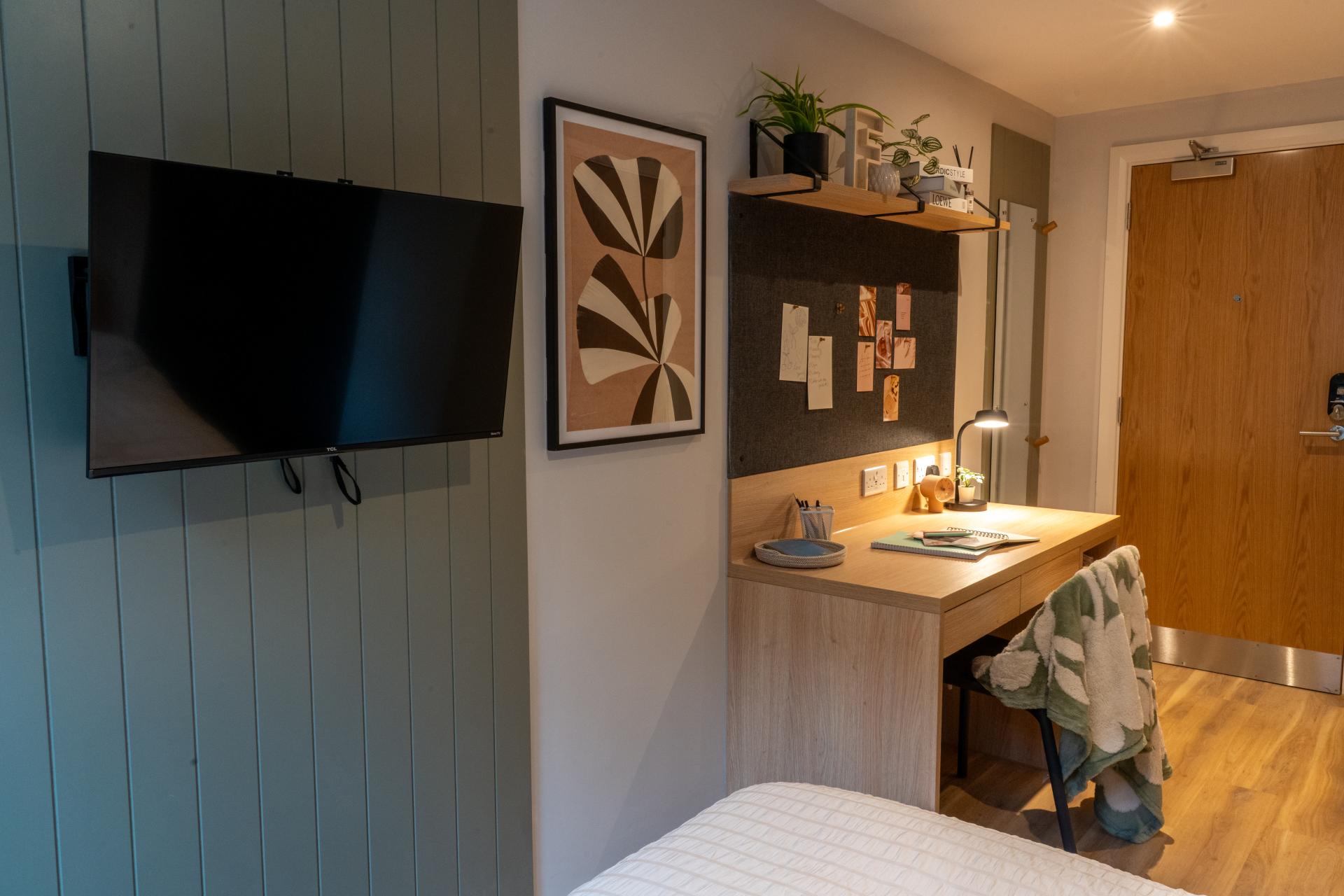 Classic Ensuite Desk